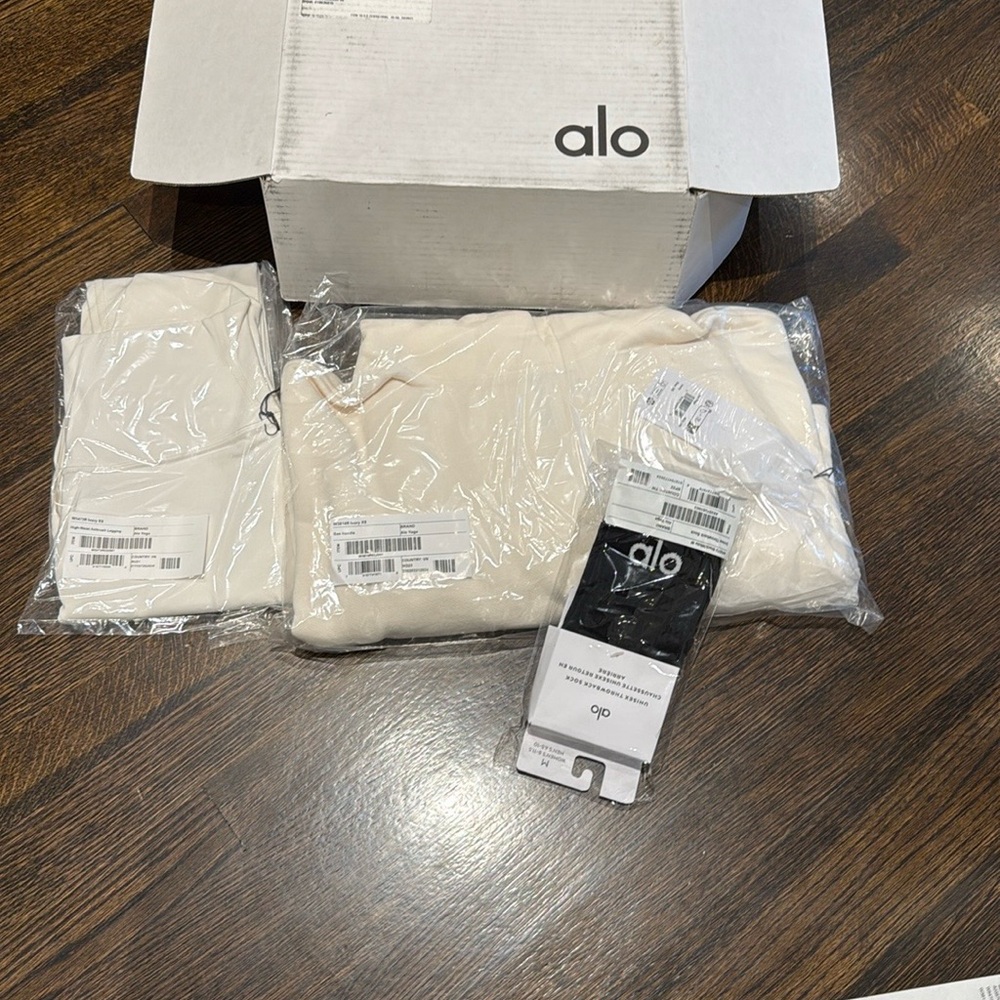 Alo Cream Hoodie and legging Set brand new not opened